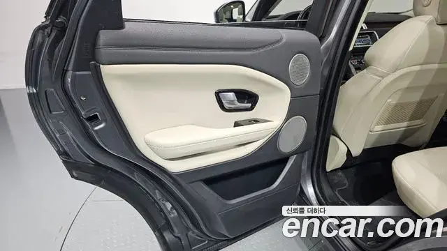 Land Rover Range Rover Evoque 2018 — Şəkil 11/30