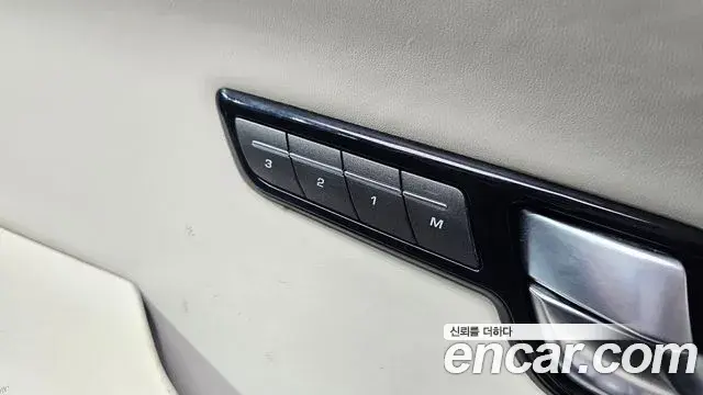 Land Rover Range Rover Evoque 2018 — Şəkil 29/30