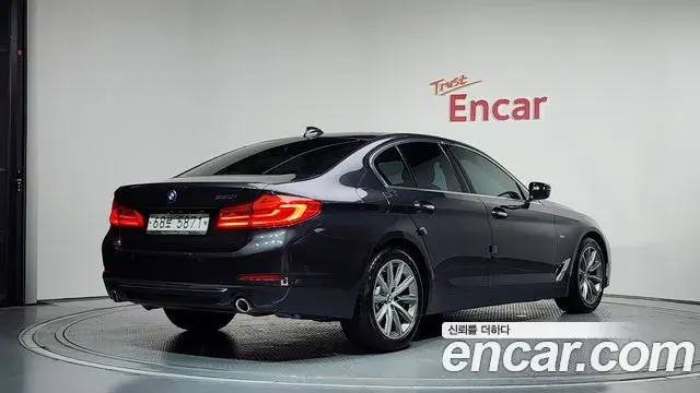 BMW 5 Series 2018 — Şəkil 5/34