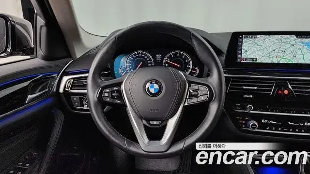 BMW 5 Series 2018 — Şəkil 2/34