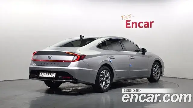 Hyundai Sonata Hybrid 2023 — Şəkil 19/20