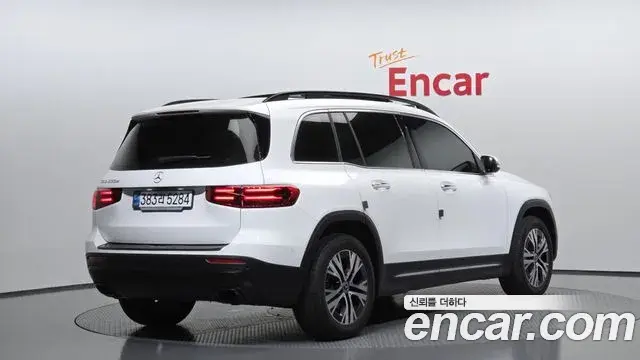 Mercedes-Benz GLB-Class 2024 — Фото 2/20