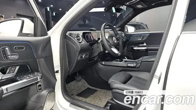Mercedes-Benz GLB-Class 2024 — Фото 10/20