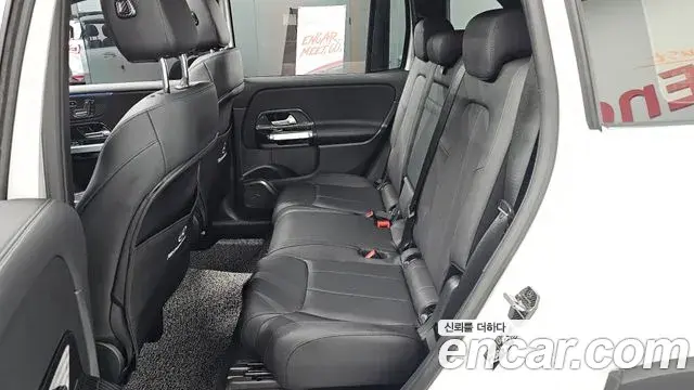 Mercedes-Benz GLB-Class 2024 — Фото 12/20