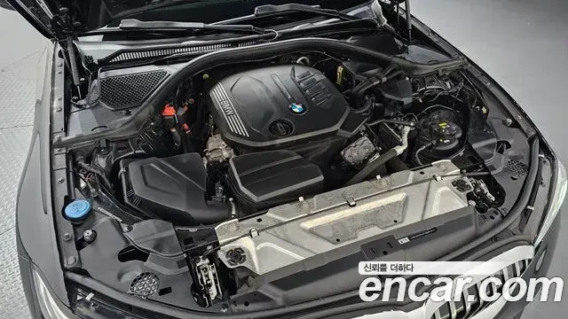 BMW 3 Series 2019 — Photo 8/32