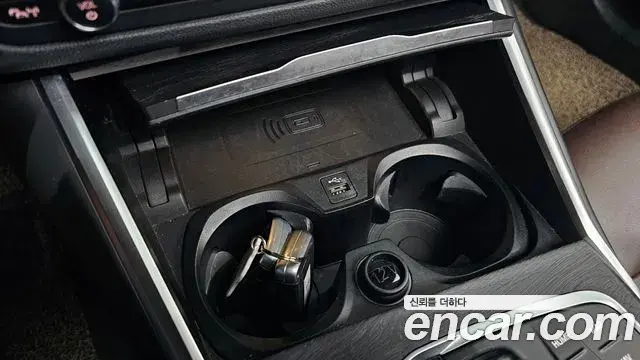 BMW 3 Series 2019 — Photo 27/32