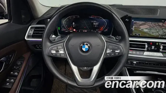 BMW 3 Series 2019 — Photo 26/32