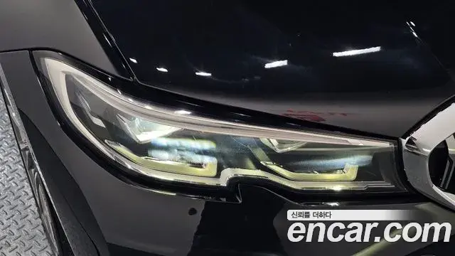 BMW 3 Series 2019 — Photo 15/32