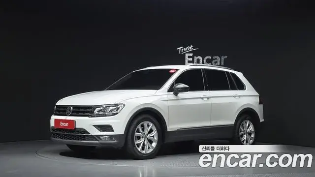 Volkswagen Tiguan 2018 — ფოტო 27/31