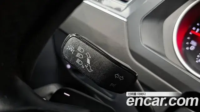 Volkswagen Tiguan 2018 — ფოტო 2/31