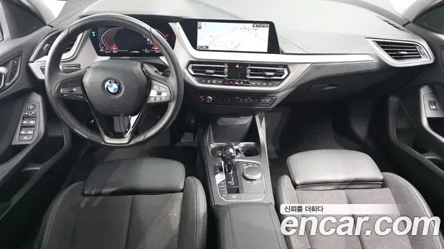 BMW 1 Series 2020 — Şəkil 14/30