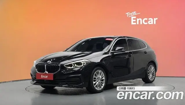 BMW 1 Series 2020 — Şəkil 11/30