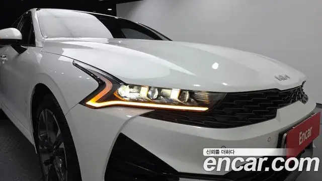 Kia K5 2022 — Şəkil 27/35