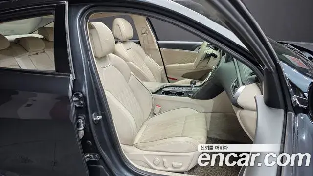 Genesis G70 2018 — Photo 5/38