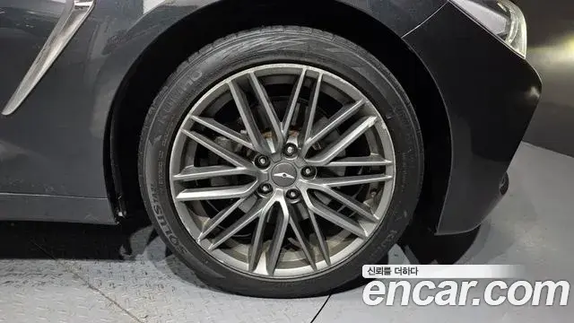 Genesis G70 2018 — Photo 18/38
