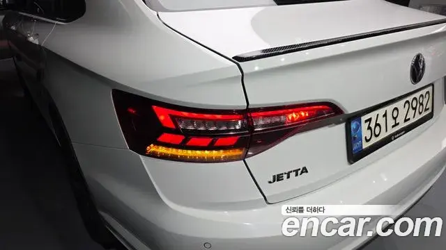 Volkswagen Jetta 2021 — Şəkil 12/37