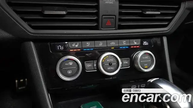 Volkswagen Jetta 2021 — Şəkil 17/37