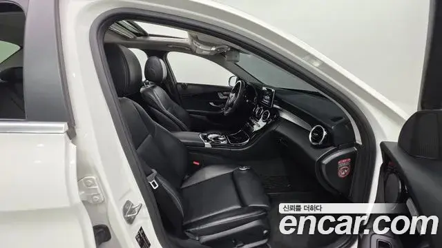 Mercedes-Benz C-Class 2018 — Şəkil 14/20
