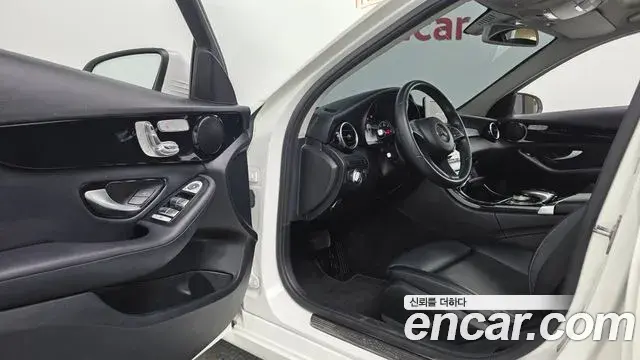 Mercedes-Benz C-Class 2018 — Şəkil 15/20