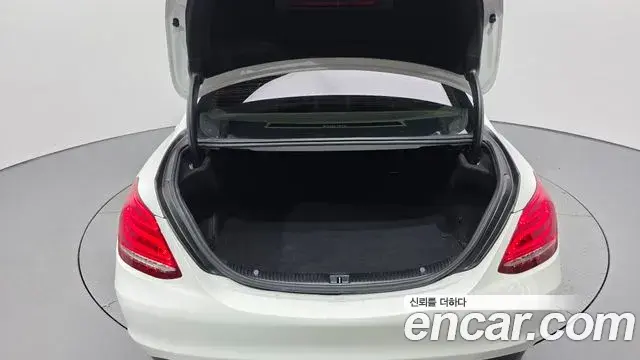 Mercedes-Benz C-Class 2018 — Şəkil 11/20