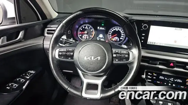 Kia K5 2022 — Şəkil 13/20
