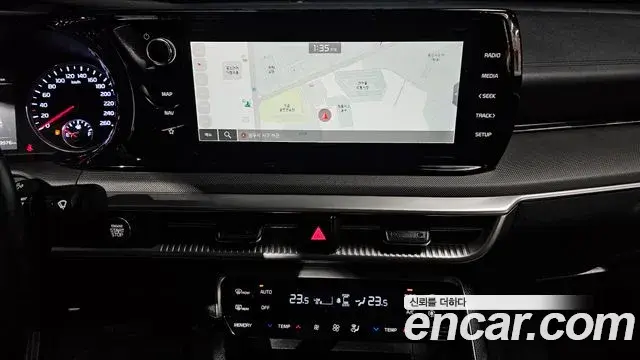 Kia K5 2022 — Şəkil 18/20