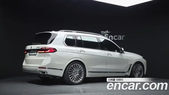 BMW X7 2025 — Photo 1/35