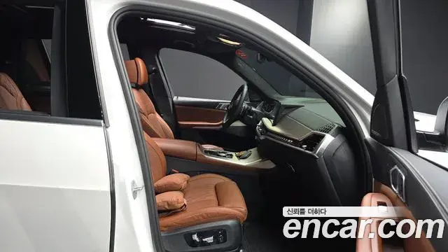 BMW X7 2025 — Photo 8/35