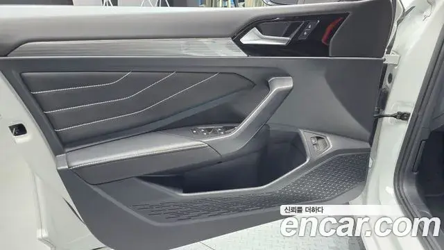 Volkswagen Jetta 2022 — ფოტო 3/30