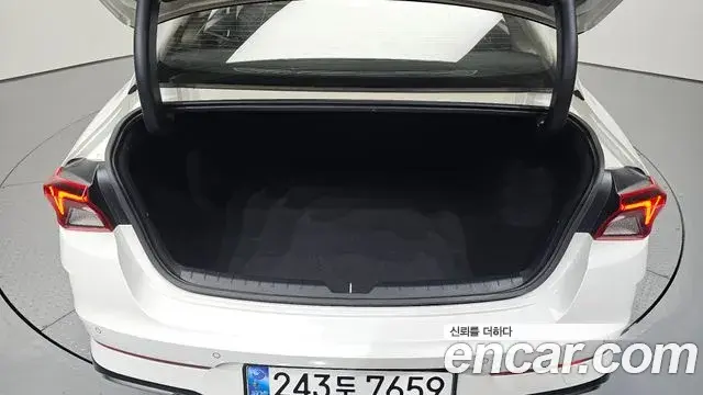 Kia K5 2022 — ფოტო 6/20