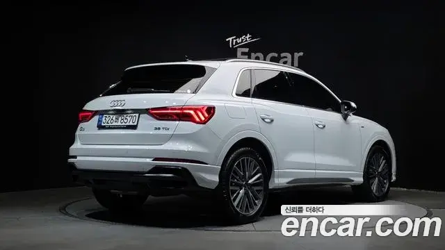 Audi Q3 2022 — Фото 1/20