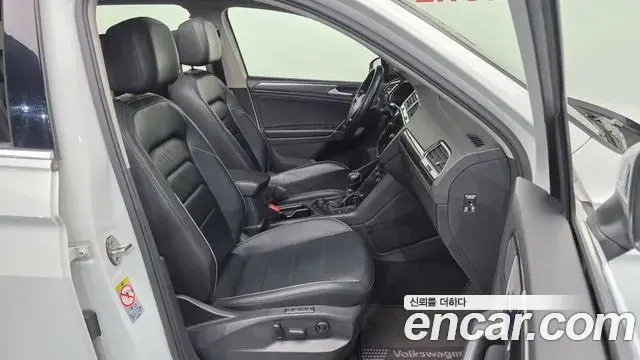 Volkswagen Tiguan 2018 — ფოტო 2/20