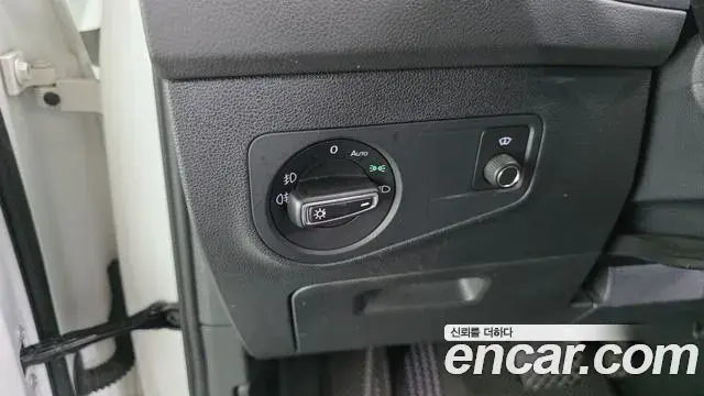 Volkswagen Tiguan 2018 — ფოტო 6/20