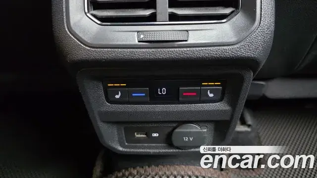 Volkswagen Tiguan 2018 — ფოტო 5/20