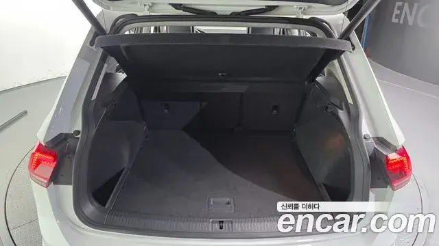 Volkswagen Tiguan 2018 — ფოტო 4/20
