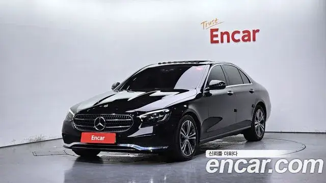 Mercedes-Benz E-Class 2021 — Фото 1/20