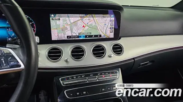 Mercedes-Benz E-Class 2021 — Фото 14/20