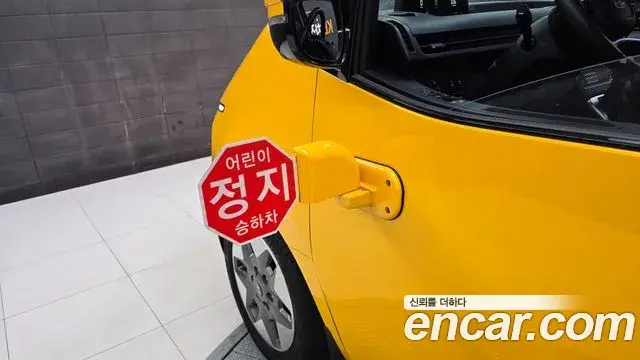 Hyundai Staria 2025 — Photo 9/20