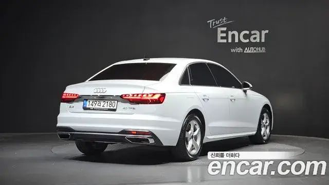 Audi A4 2022 — Фото 2/20