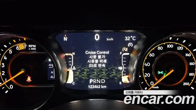 Jeep Wrangler 2020 — ფოტო 2/20