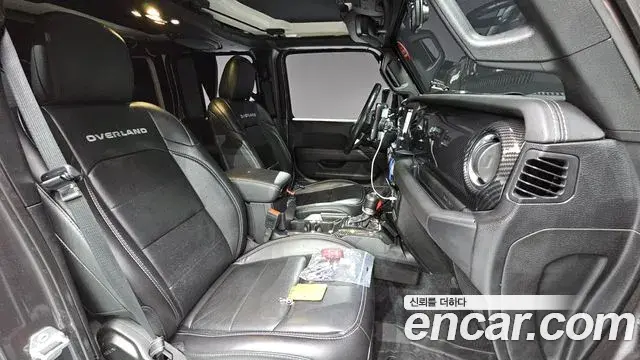 Jeep Wrangler 2020 — ფოტო 14/20