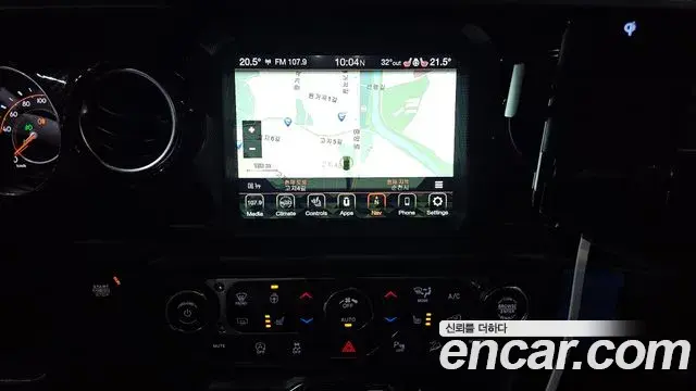 Jeep Wrangler 2020 — ფოტო 4/20