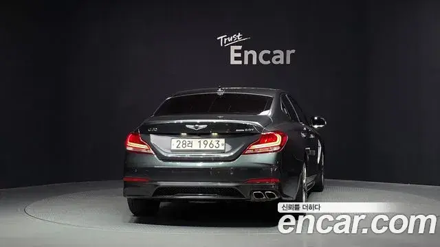 Genesis G70 2018 — Photo 14/20