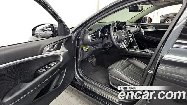Genesis G70 2018 — Photo 8/20