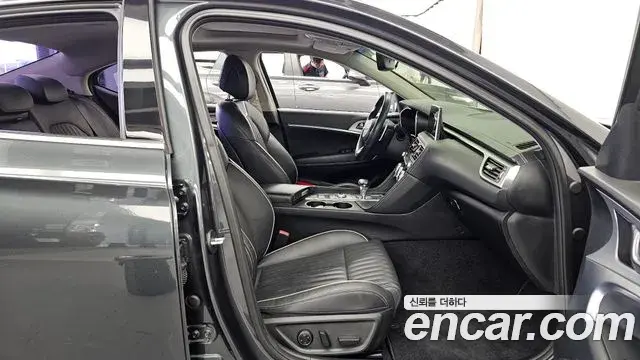 Genesis G70 2018 — Photo 12/20