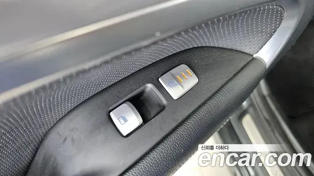 Genesis G70 2018 — Photo 19/20