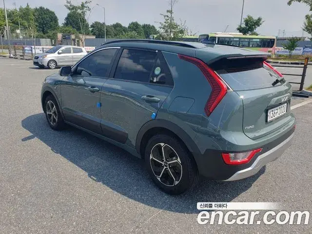Kia Niro 2023 — Фото 4/20
