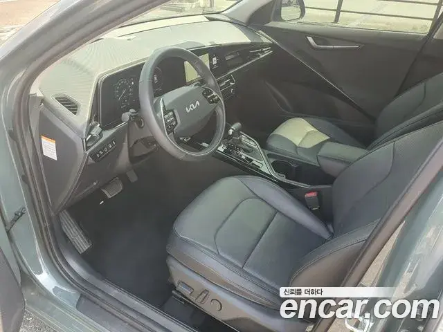 Kia Niro 2023 — Фото 7/20