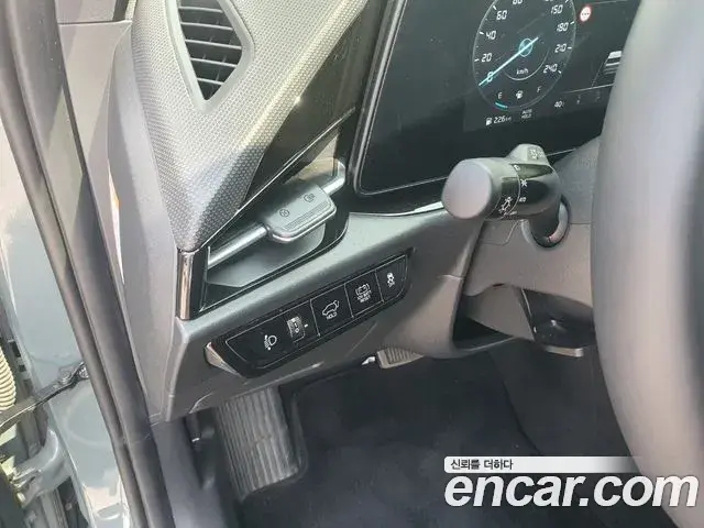 Kia Niro 2023 — Фото 11/20