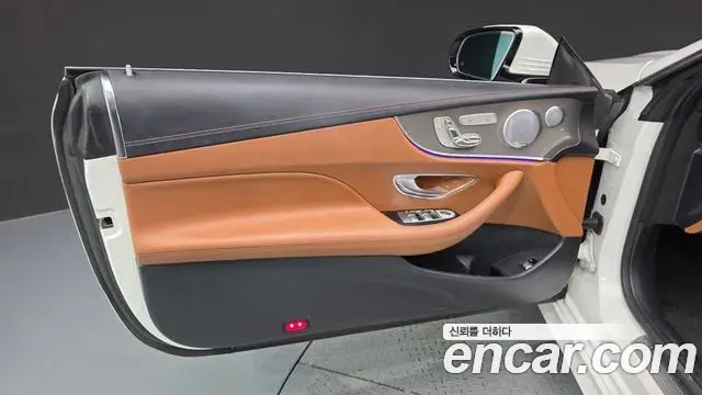 Mercedes-Benz E-Class 2019 — ფოტო 24/33